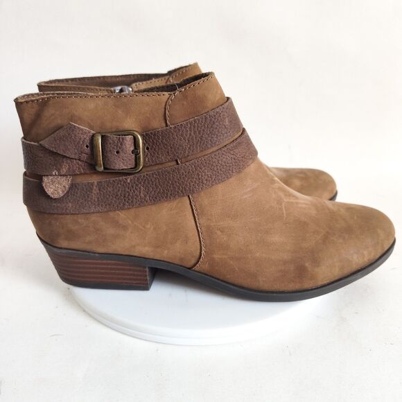 Clarks Size 9.5 M Ankle Boots Booties Belted Brown Tan Nubuck Leather Addiy Cora - Picture 1 of 9